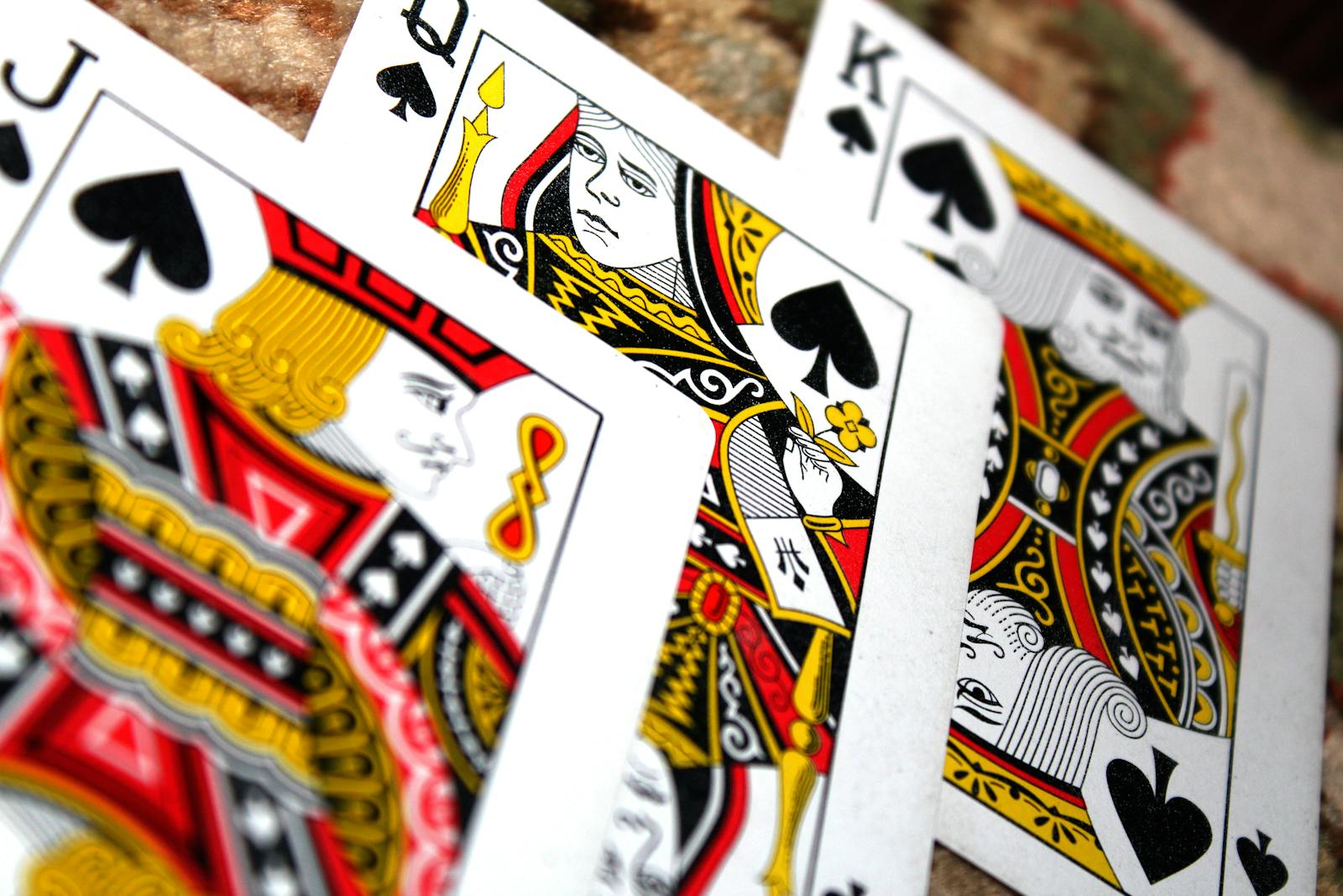 Les erreurs à éviter au Poker Caribbean Stud pour maximiser vos gains