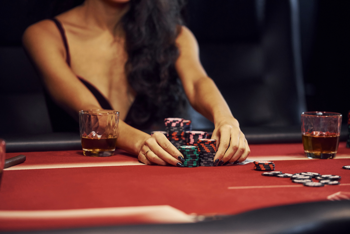 Le blog du strip poker : les règles et variantes pour pimenter vos soirées
